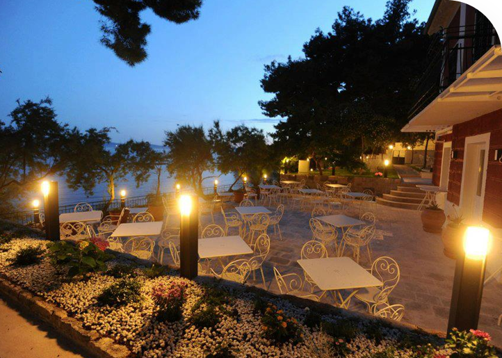 Best restaurants in Split - Café-restaurant Dvor